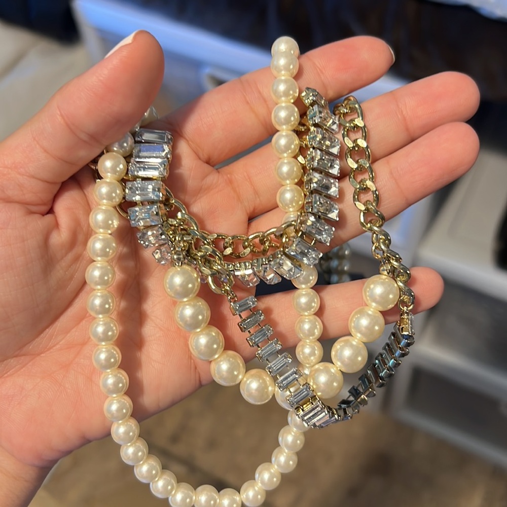 H&M statement necklace! - Picture 3 of 5